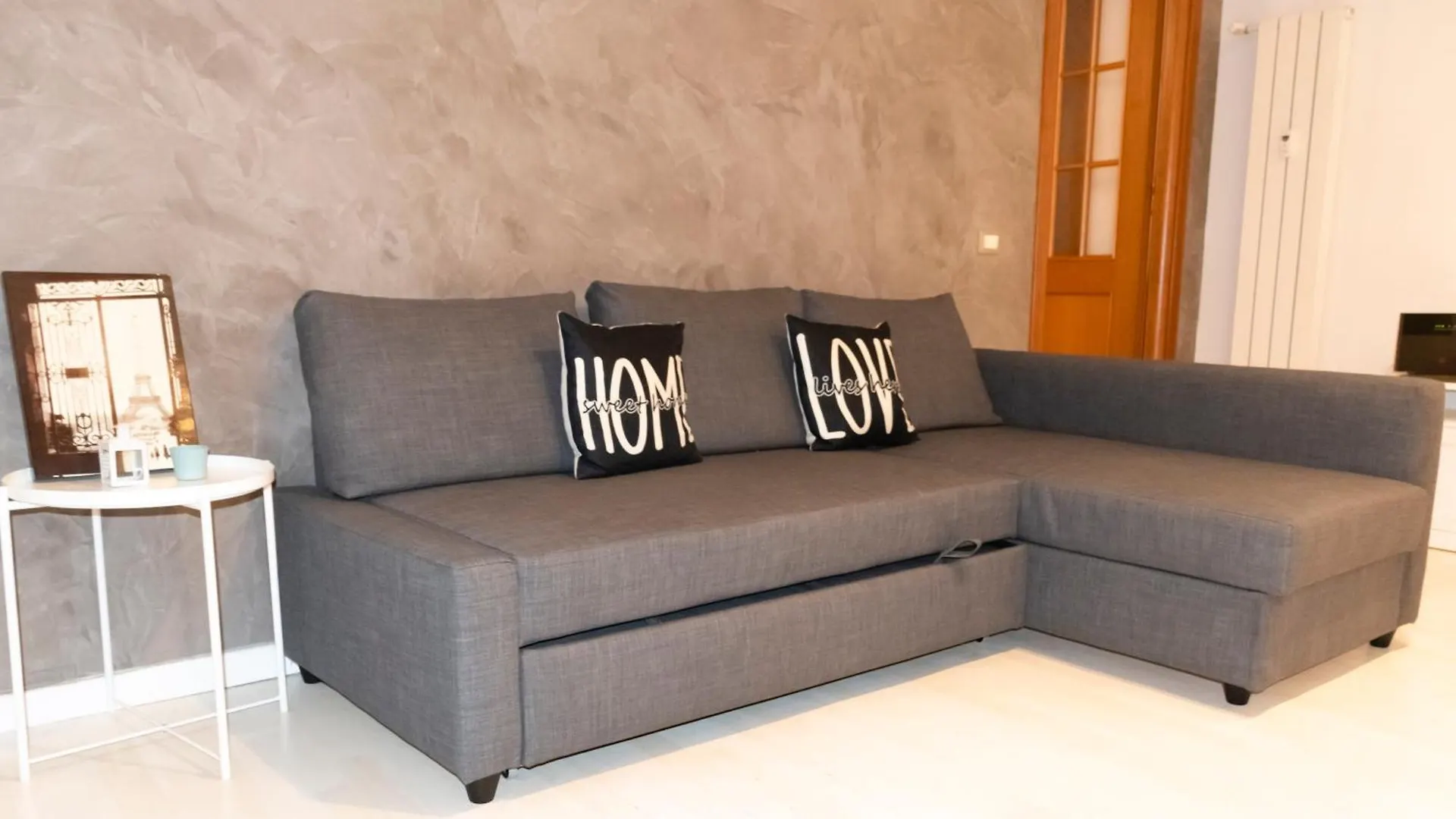 Mazzini Home روما 0*,
